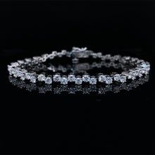 Load image into Gallery viewer, 5.86cttw Alternating Diamond Tennis Bracelet
