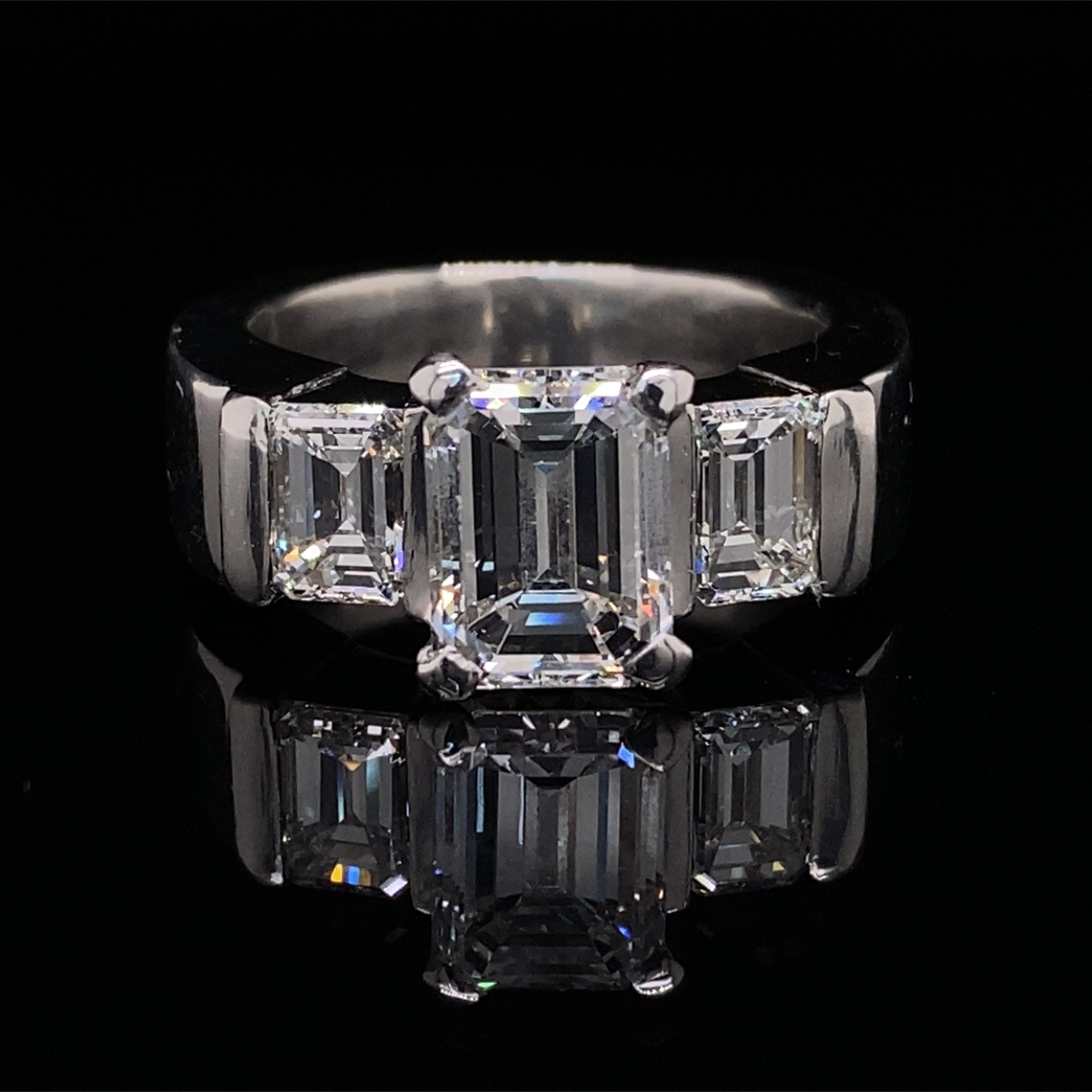 EMERALD AND DIAMOND RING – Symetree